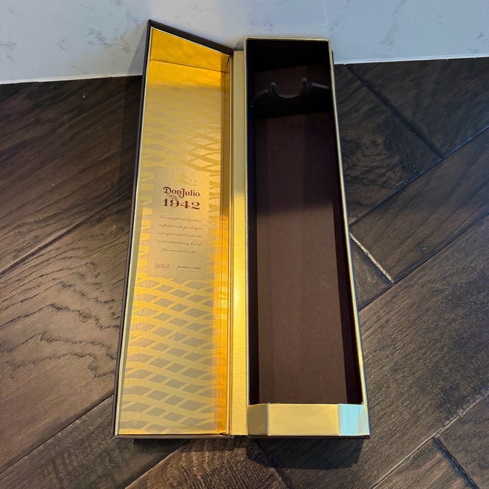 Empty don Julio 1942 box